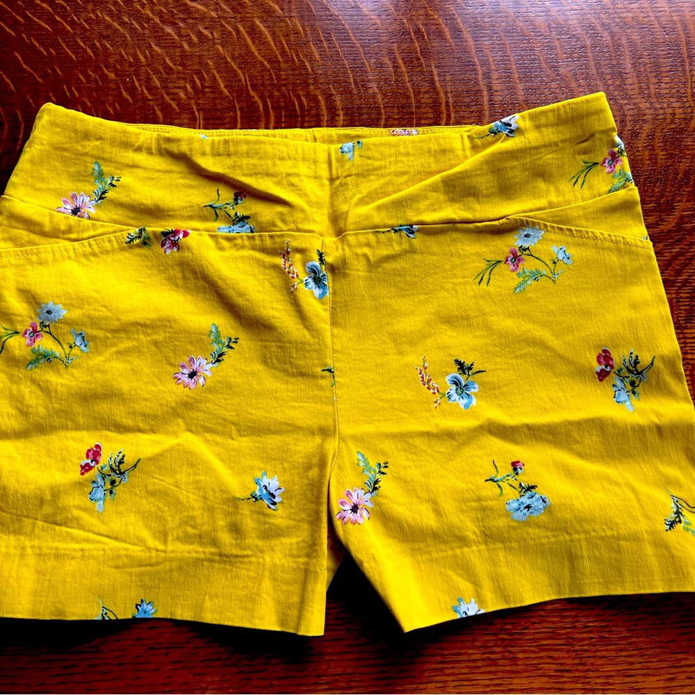 Jules & Leopold Yellow Bermuda Shorts Floral Design XL NWOT